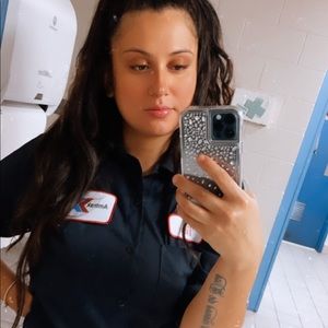 Meet your Posher, Leticia